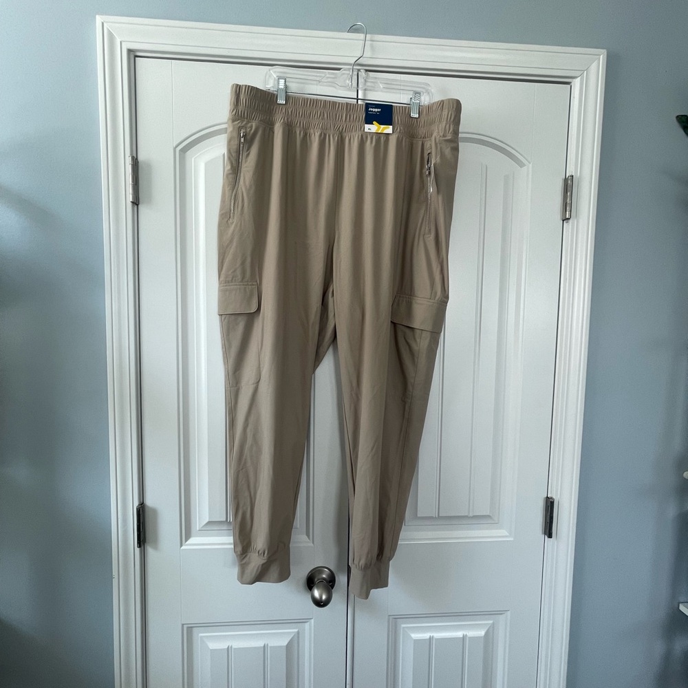 🆕Old Navy Cargo Pants XL